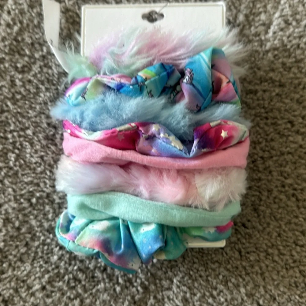 N/A 30 scrunchies